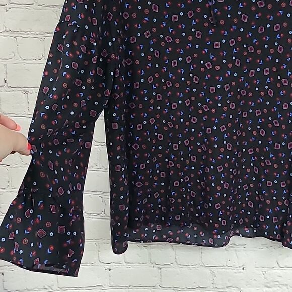 LOFT Petite Black Geo Floral Bell Sleeve Mixed Media Top Women's Blouse XSP - Picture 11 of 14